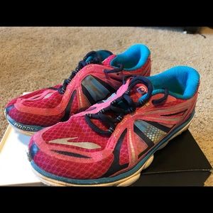 Women's Brooks Pure Cadence. Size 7.5.